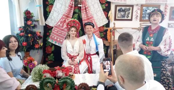 В Музее украинской свадьбы на Полтавщине можно выйти замуж в стиле XVII века - Общество