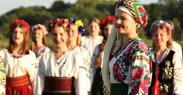 Вышиванки как от-кутюр: сколько стоит украинский традиционный костюм - Общество