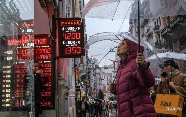 Рекордное падение турецкой лиры. Туристы в плюсеСюжет