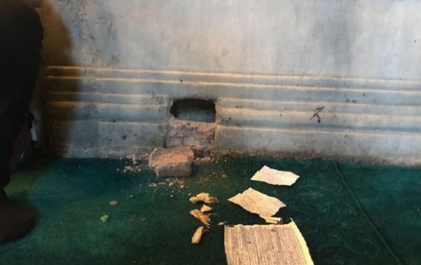 В стене турецкой мечети нашли мешок записок и рисунков