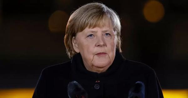 Меркель покинула рейтинг самых влиятельных женщин по версии Forbes, ее место заняла экс-жена Безоса - Общество