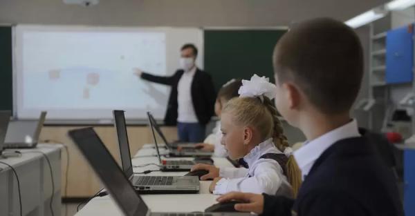 Что мешает преподавать информатику в школе - Общество