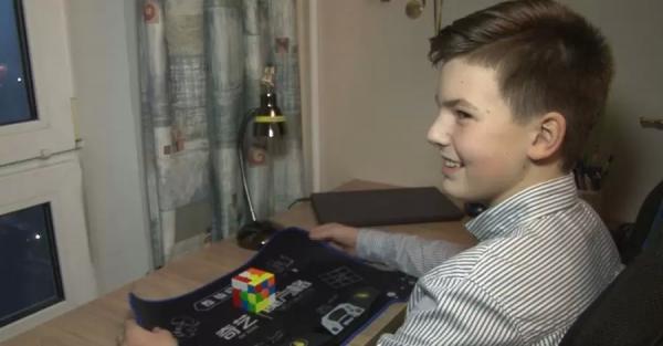 Черкасский шестиклассник собирает кубик-рубик за 16 секунд и знает 250 комбинаций его сборки - Общество