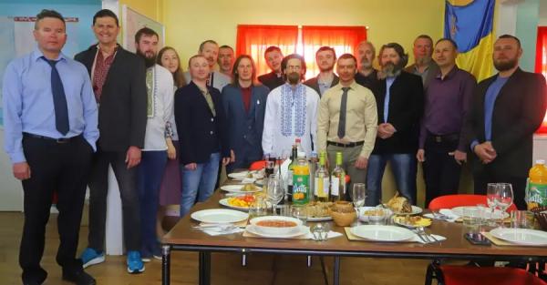 Украинские полярники показали рождественский стол на "Академике Вернадском" - Общество