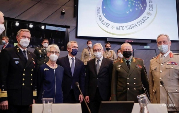 Итоги 12.01: Отказ НАТО и предвестник концаСюжет