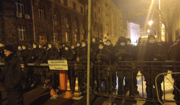 В Киеве состоялся факельный марш Бандеры, обошлось без потасовок - Общество