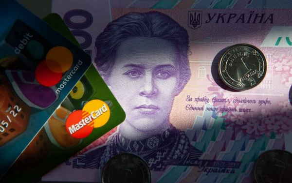 Банки могут блокировать карты украинцев до разъяснения источников доходов