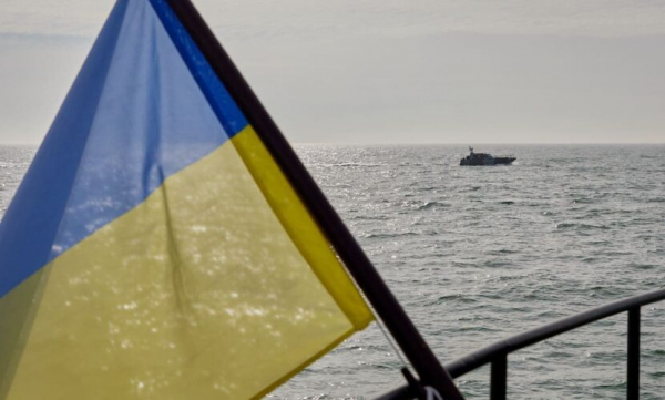 Зеленський на Азовському морі оглянув кораблі, серед них – катер виробництва “Кузні на Рибальському” (фото)