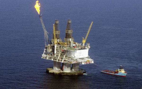 Нефть подорожала до семилетнего максимума на фоне тревожных новостей
