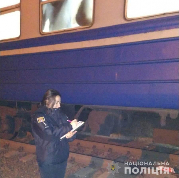 На Одещині жінку, яка лежала на залізничній колії, переїхала електричка | Криминальные новости