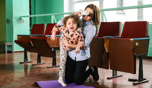 4-летняя гимнастка из Запорожья попала в Книгу рекордов Украины, исполнив сложнейший цирковой трюк - Общество