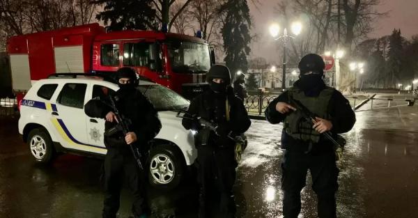 Украинская полиция обещает жестко пресекать любые попытки мародерства - Общество