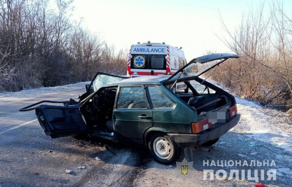 На Житомирщині позашляховик вдарив «ВАЗ 21093», один із водіїв у лікарні. ФОТО | Криминальные новости