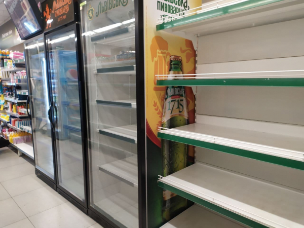 Репортаж из киевских магазинов: Была в аптеке - жаль, антиозверина не подвезли   - Общество