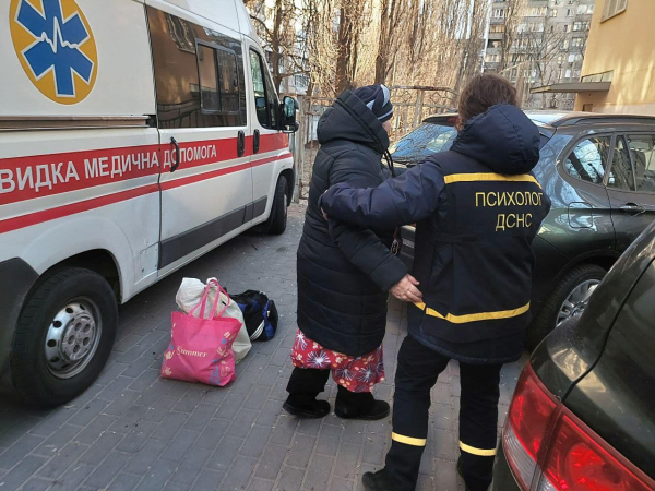 У Києві уламки снаряду пошкодили два житлові будинки, є постраждалі. ФОТО | Криминальные новости