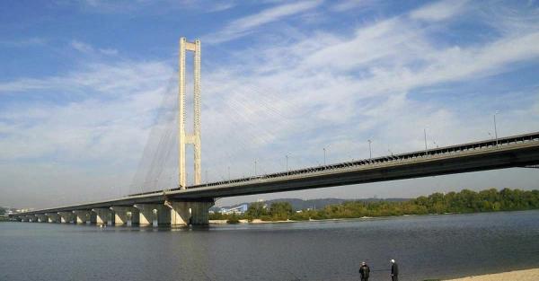 В Киеве автотранспорту разрешили ездить по Южному мосту - Общество