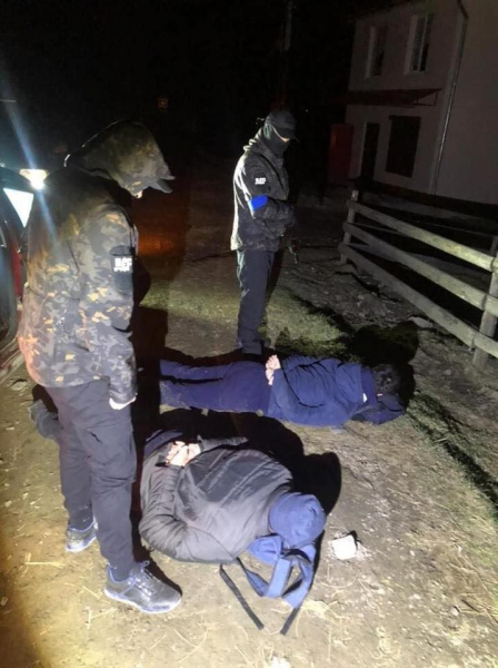 На Буковині троє ухилянтів затримані разом із переправниками їх за кордон. ФОТО | Криминальные новости