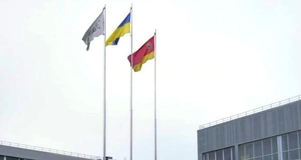 На ЧАЭС подняли флаг Украины - Общество