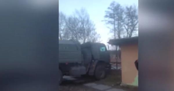 Под Киевом мужчина угнал у российских оккупантов грузовик и пригнал его на украинский блокпост - Общество