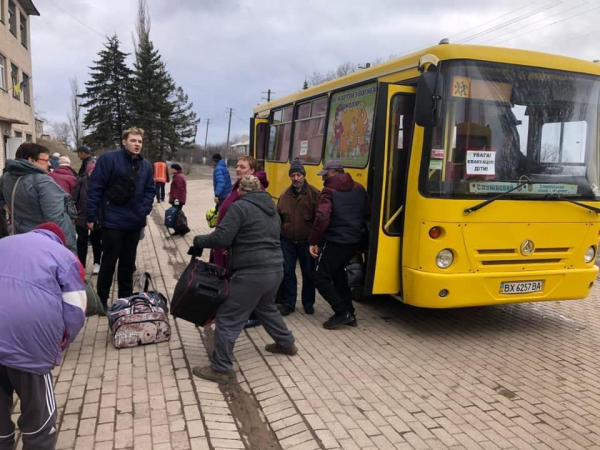 Из Луганщины эвакуировано 1500 человек, жителей  Рубежного вывезти не удалось - Общество