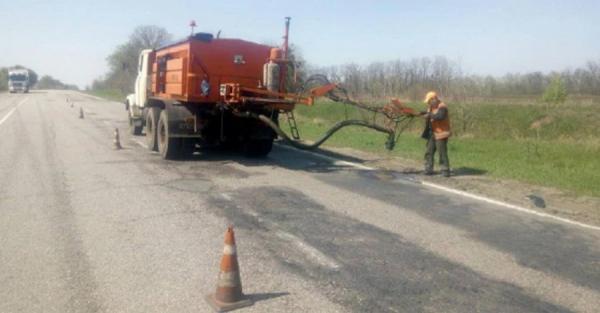 Харьковские дорожники расчистили более 100 км трасс, ежедневно работает по 25 бригад - Общество
