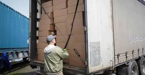 Полтавская ОВА распределила между переселенцами и волонтерами десятки тонн гуманитарной помощи из Польши - Общество