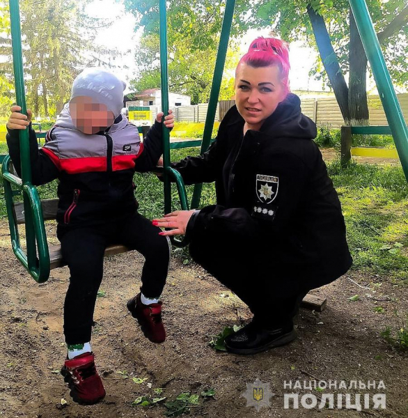 На Житомирщині поліцейські розшукали маму виявленого на вулиці 3-річного малюка | Криминальные новости