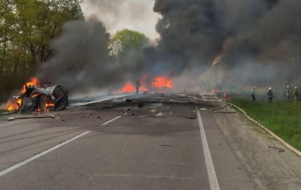 В Ровенской области пассажирский автобус столкнулся с бензовозом: 17 погибших