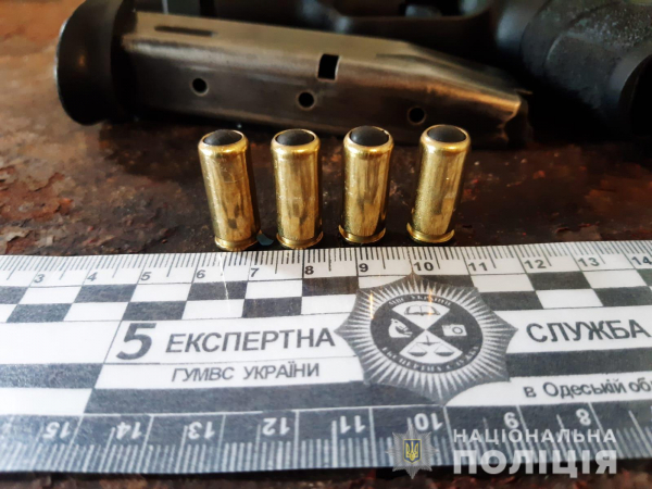 Одеська поліція розслідує факт поранення з пістолету 24-річної жінки. ФОТО | Криминальные новости