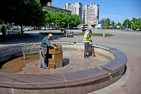 В Никополе запускают фонтаны (фото)