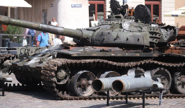 В Варшаве показали подбитые ВСУ российские танки - Общество