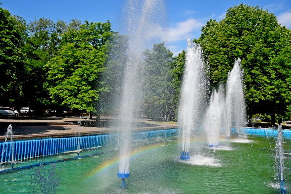 В Никополе заработал один из самых красивых фонтанов города (фото)