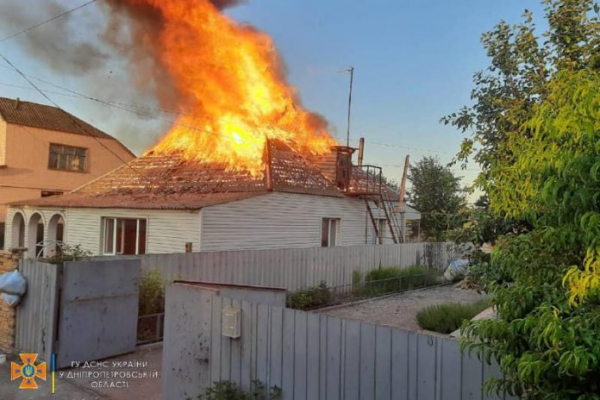 В Павлограде сгорела дотла крыша жилого дома по ул. Менделеева