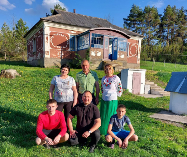 Священник из Тернопольской области: Село благодаря переселенцам выросло в два раза  - Общество