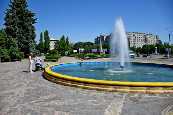 В Никополе запускают фонтаны (фото)