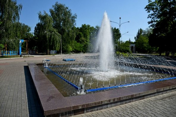 В Никополе запустили еще один фонтан (фото)
