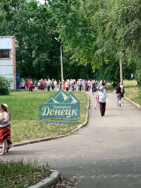 Август в Донецке: «лепестковая паника», всеобщая жажда и постоянные взрывы - Общество