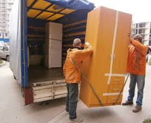 Вантажники оперативно, дбайливо та вчасно доставлять ваші речі за вказаною адресою
