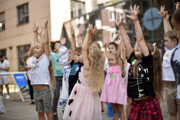 В Варшаве открылся украинский детский центр Children Hub - Общество