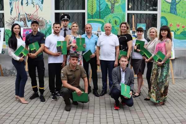 Вуличні музиканти Павлограда дали концерт на честь Дня молоді - зібрані гроші передадуть ВСУ