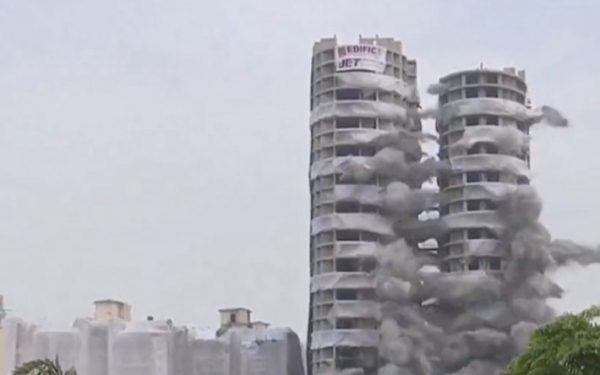 
В Индии взрывом снесли два небоскреба, которые были возведены незаконно: видео - Новости Мелитополя
