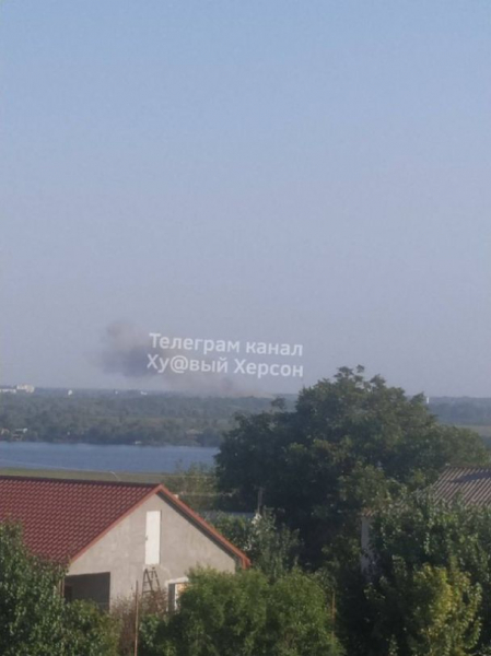 
Вблизи оккупированных Олешек раздались мощные взрывы и слышны звуки детонации: фото, видео - Новости Мелитополя
