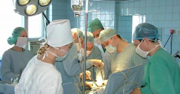 Медицинские войны: почему известный нейрохирург не может оперировать в Киеве - Общество