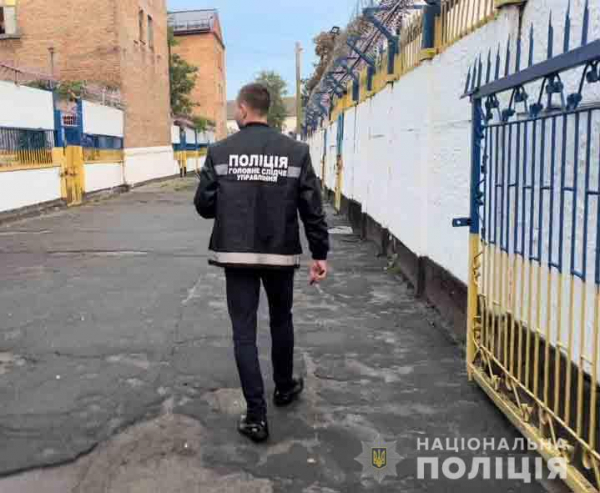На Дніпропетровщині один звільнений та двоє зеків дурили людей по телефону | новини Дніпра