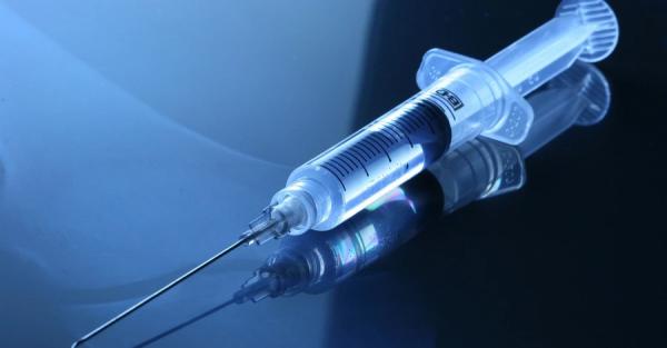 Китай одобрил вакцину-ингалятор против коронавируса - Общество