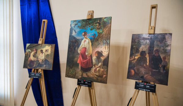 На Закарпатье открылась выставка-марафон "Между небом и землей" - Общество