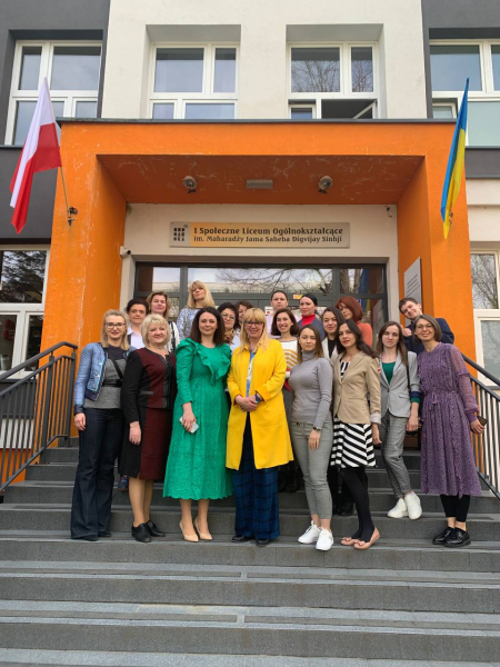 "Первая украинская школа" в Польше: кого принимают, чему учат и к чему готовят - Общество