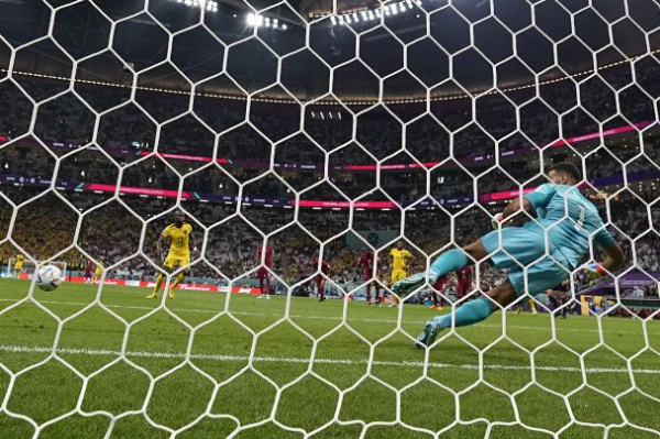 
Отмененный гол в дебюте и дубль звездного ветерана: Эквадор обыграл Катар в матче-открытии ЧМ-2022 - Новости Мелитополя
