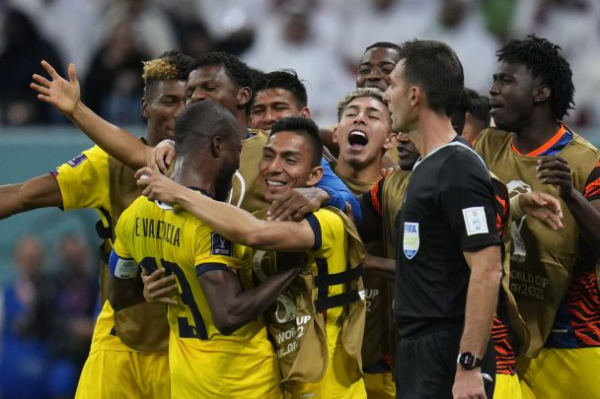 
Отмененный гол в дебюте и дубль звездного ветерана: Эквадор обыграл Катар в матче-открытии ЧМ-2022 - Новости Мелитополя
