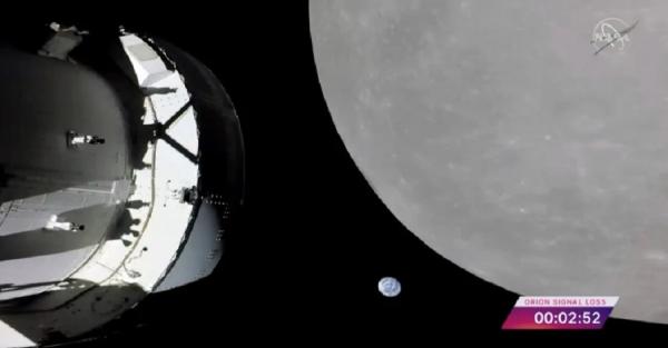 Корабль NASA впервые за 50 лет облетел Луну - Общество